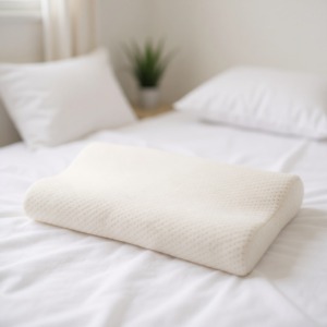 Orthopädisches Kissen gegen Müdigkeit für das Bett im Schlafzimmer